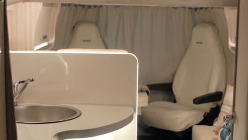 MOOIE CAMPER – > Almost new, Luxury, Complete, Camper for 2-4p