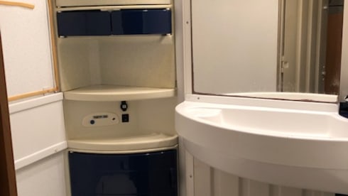 6 persoons hymer – Delicious integral camper (Hymer) with plenty of storage space for 6 people