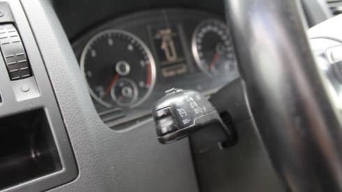 VW T5, luxury Two-Tone from 2015, new installation, automatic, many extras