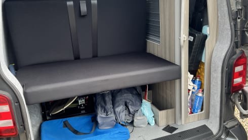 Claude – 4 berth Volkswagen campervan from 2015