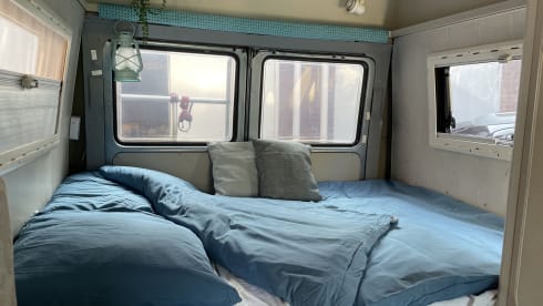 Blauwe Kiwi (VW LT28) – Rent a Volkswagen LT classic retro camper for unprecedented adventures!