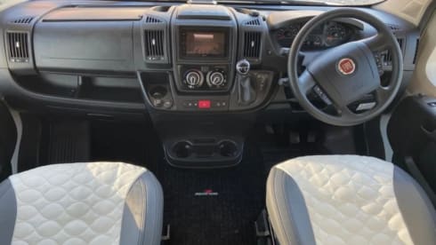 Dominic – 5 Berth Family Motorhome 