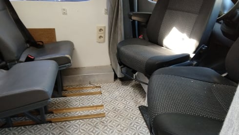 4p Mercedes-Benz bus from 2007