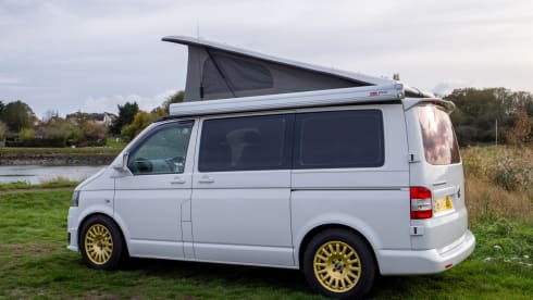 Lola – Camping-car Volkswagen 4 places de 2011