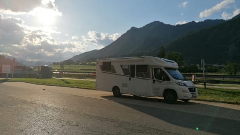 Caratje – 4p McLouis semi-integrated automatic from 2022