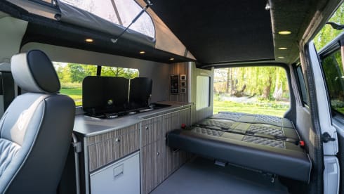Eleanor  – Volkswagen T6 Highline LWB campervan 