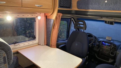 Nice Chausson Camper 🚐✨ (compact & complet)