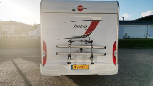 Bürstner/Fiat Ducato semi-integrated from 2016 with full leather upholstery.
