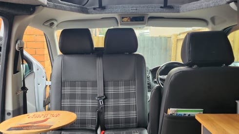 Valerie – Craig's Camper - VW Transporter 4 Berth + Awning
