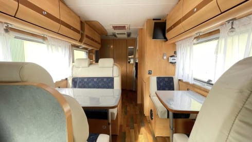 Family camper with bunk bed, 6 persons - Sunlight Alcove from 2009