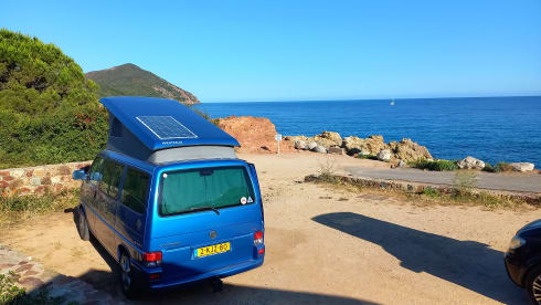 Smurf – 4p Volkswagen bus from 2001