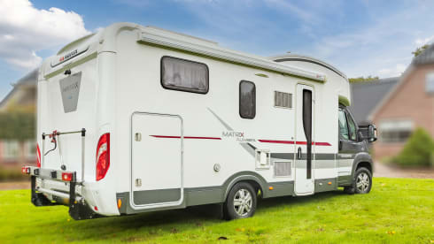 Very luxurious semi-integrated camper with a lot of comfort