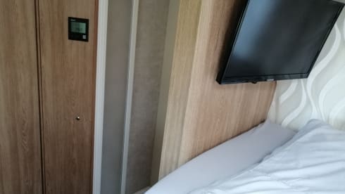 Ons Mieke...  – Rimor seal 695: Cozy mobile home with spacious bedroom.
