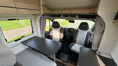 3 person chausson camper 