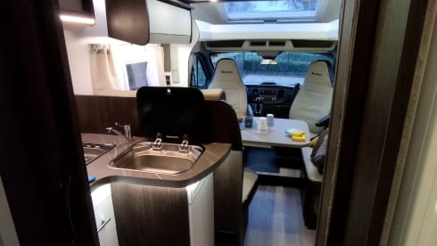 Vrijheid – Luxury Benimar Cocoon 496 Automatic motorhome 4 persons