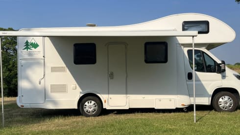 Fully comp insurance included in the price – 7 berth Rimor seal 9 2018
