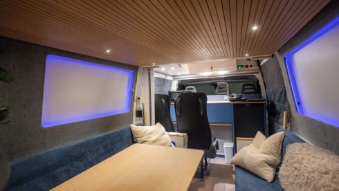 NIEUW – 5p Luxury camper automatic, length beds and off-grid