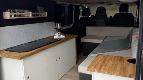 TZM – Campervan Vauxhall Vvaro a 2 posti letto, passo lungo, dal 2026