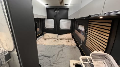 Theodore  – Autobus Swift à 2 couchettes à partir de 2025