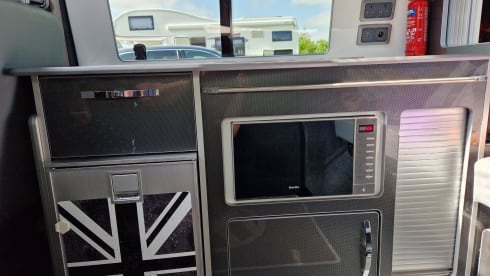 Bluebell – VW T6 4 berth Campervan - Automatic
