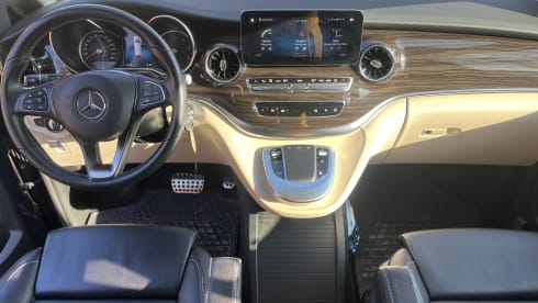 Sprokmobiel – 4p Mercedes-Benz campervan uit 2022