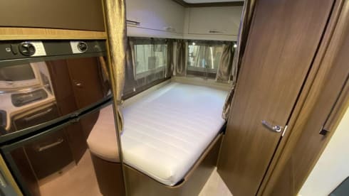 Kempi – 4 person luxury camper with super nice layout