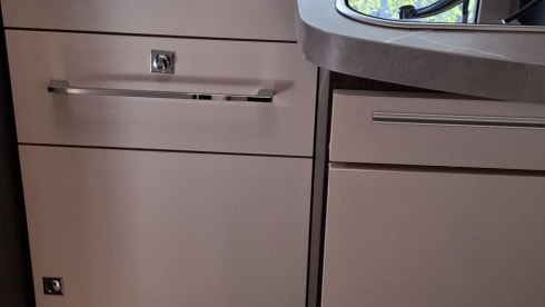 Benimar Cocoon 463 – 4p Benimar semi-integrated uit 2022