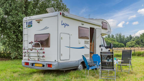Nice compact 5p McLouis camper