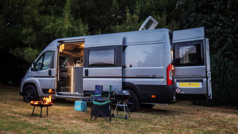 68 – Campervan Autotrail Expedition 68 a 4 posti letto, disponibile dal 2026.