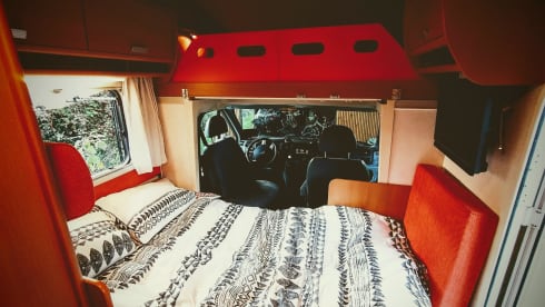 Family camper for 6 people with 2 fixed double beds