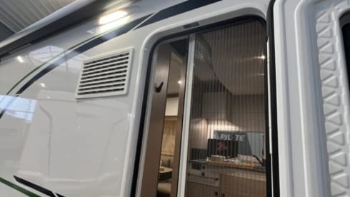 C01 – 4p Chausson semi-integrated uit 2025