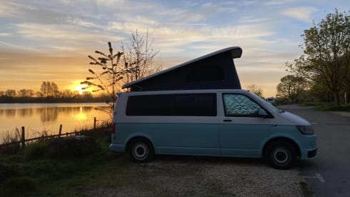 Annie – 2019 Volkswagen T6 FULLY EQUIPPED Campervan!