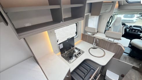 Nr. 5 Carado T338 Handgeschakeld – Camping-car luxueux et entièrement équipé avec lits jumeaux. Liberté absolue ! 