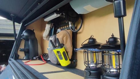 Raptor with 3p roof tent, fully equipped