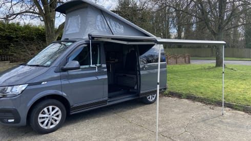 The jammy Dodger – 4 berth Volkswagen camperKing Monte  Carlo 2121