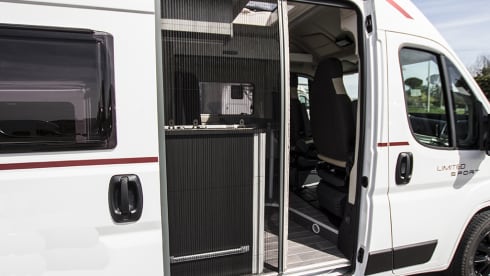 Livingstone 2 Sport – Camper Van 2 seats Roller Team Livingstone 2 Sport - 5.99 m.