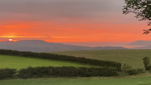 OnlyVans – Only Vans Adventures - VW T5 - 2 Berth