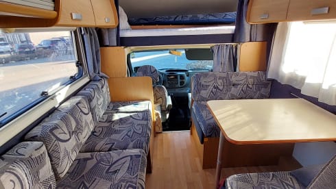 Ruime Ford transit alkoof 6p uit 2006 met stapelbed