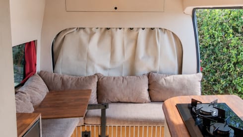 Snappie the van – Off-grid camper van