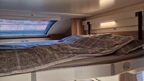 5 belts and 6 berth Fiat AutoRoller 747  year 2021