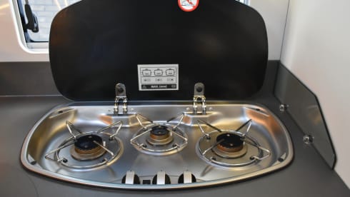 Pegaso  – Splendido camper di classe A - 4 posti letto - 5 cinture di sicurezza, Pegaso 740 