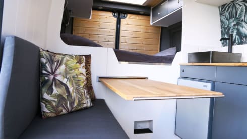 Jan – Jan │ Citroën Jumper 2 person camper bus