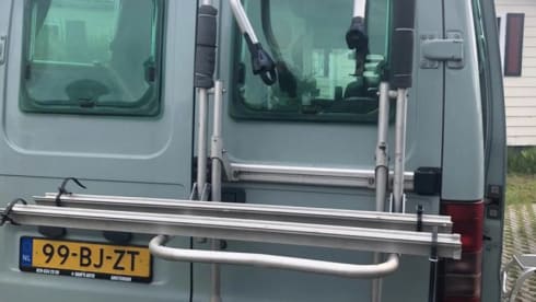 Billie – 2p Peugeot bus from 2000
