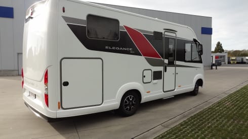 4p Bürstner i695G integrated from 2016