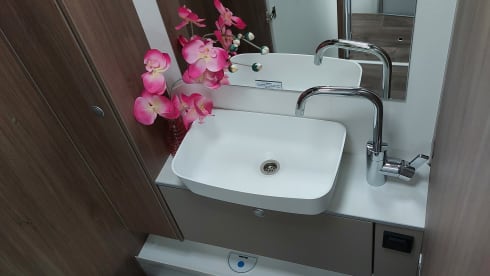 blauw – Carado Camper semi-integrated 4 per.