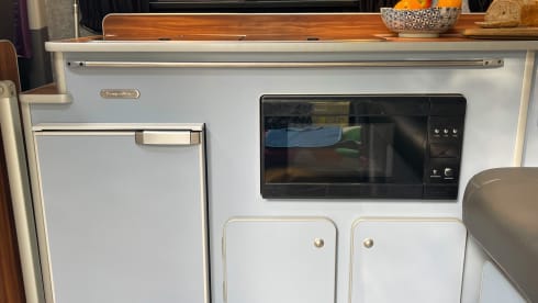 Silver Monte Carlo VW 2021 T6.1, solar panels & awning, sleeps 4