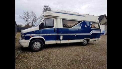 Kluk kluk – Wohnmobil mit (Fahrrad-)Träger und Rampe!