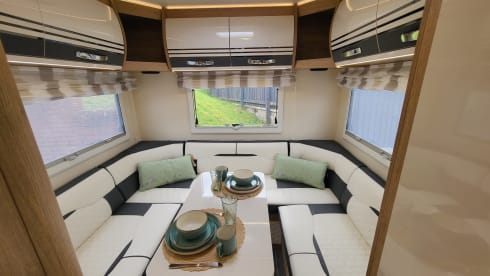 6 Berth, Ford Autoroller 746, Automatic Luxury
