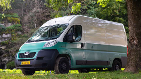 🚐 Discover our Off-Grid Peugeot Boxer Camper - Your Ticket to Freedom!