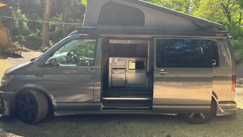 4 berth Volkswagen Campervan - Perfect for couples and families of 4